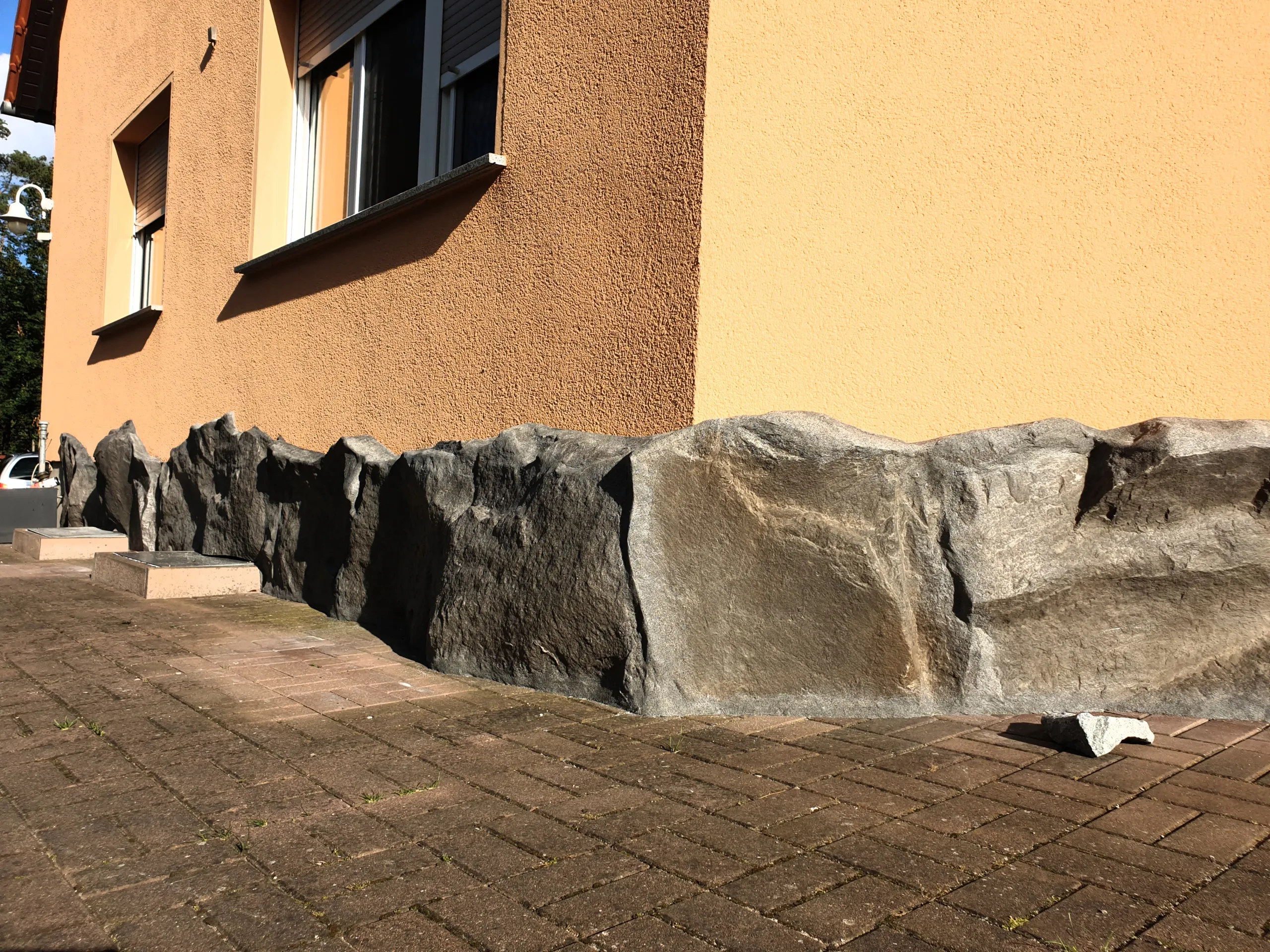 Haus auf dem Felsen in Dresden – Gesamtansicht