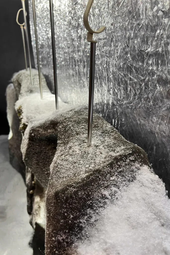 Rock display for Chopard watches - view of the decoration
