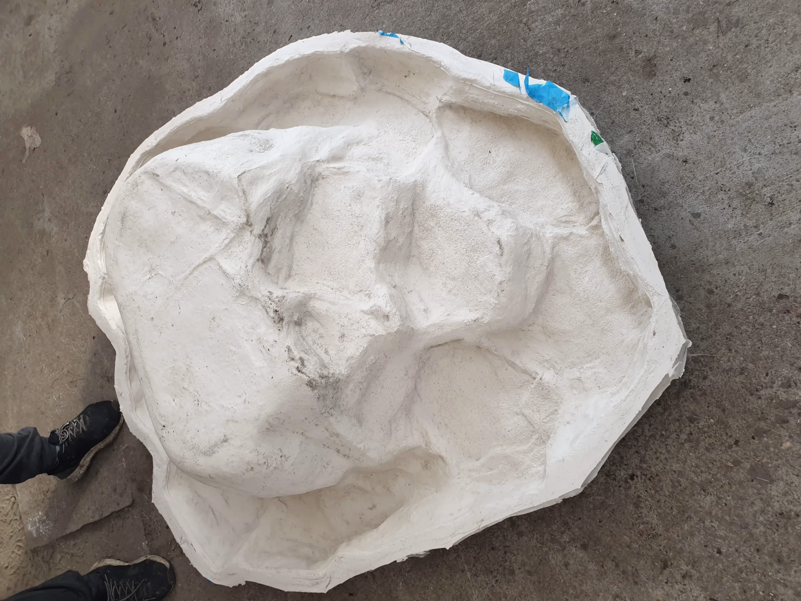 In der StoneDeco-Werkstatt vorbereitete Silikonform eines Felsens
